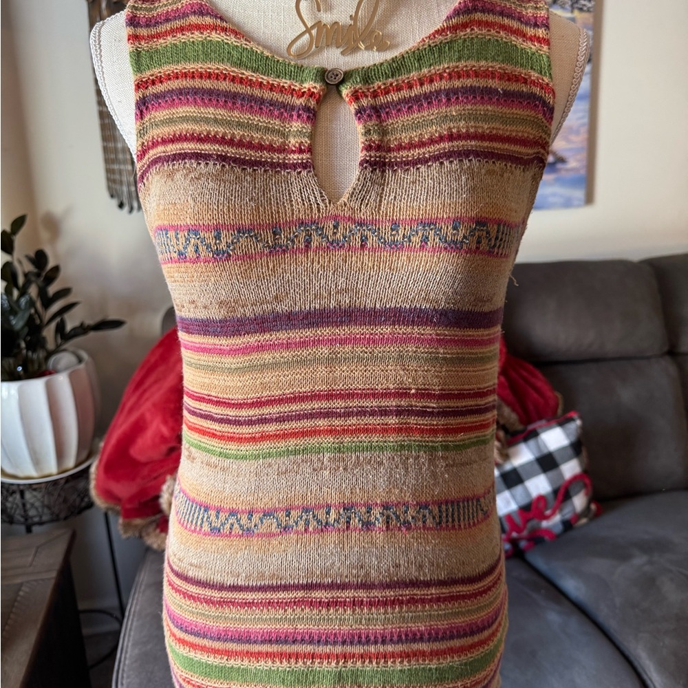 Lauren Ralph Lauren P Med Gold & Red Knit Sleeveless Top Keyhole Design